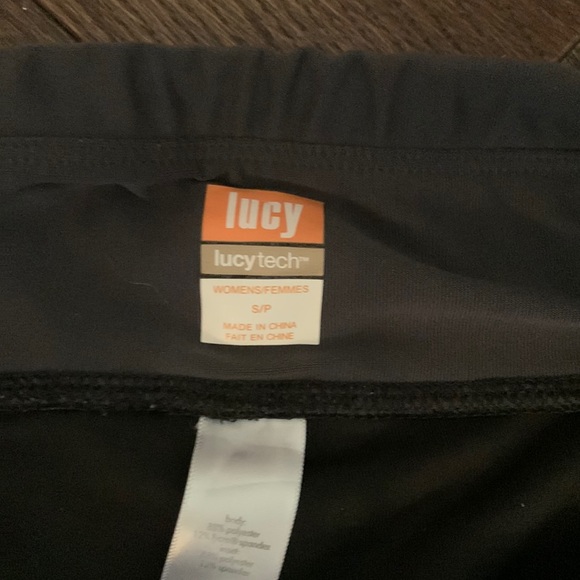 Lucy shorts black size small - Picture 4 of 4